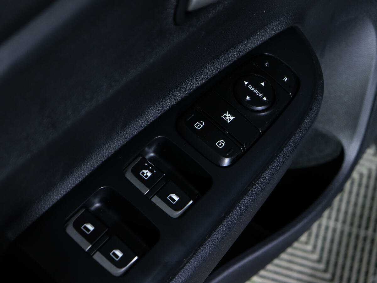 Kia Rio с пробегом — 2019 год. Фото: #13