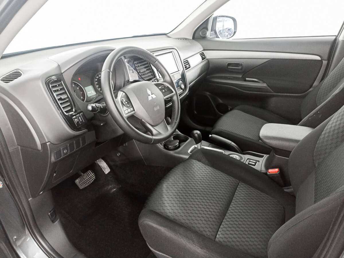 Mitsubishi Outlander с пробегом — 2014 год. Фото: #15