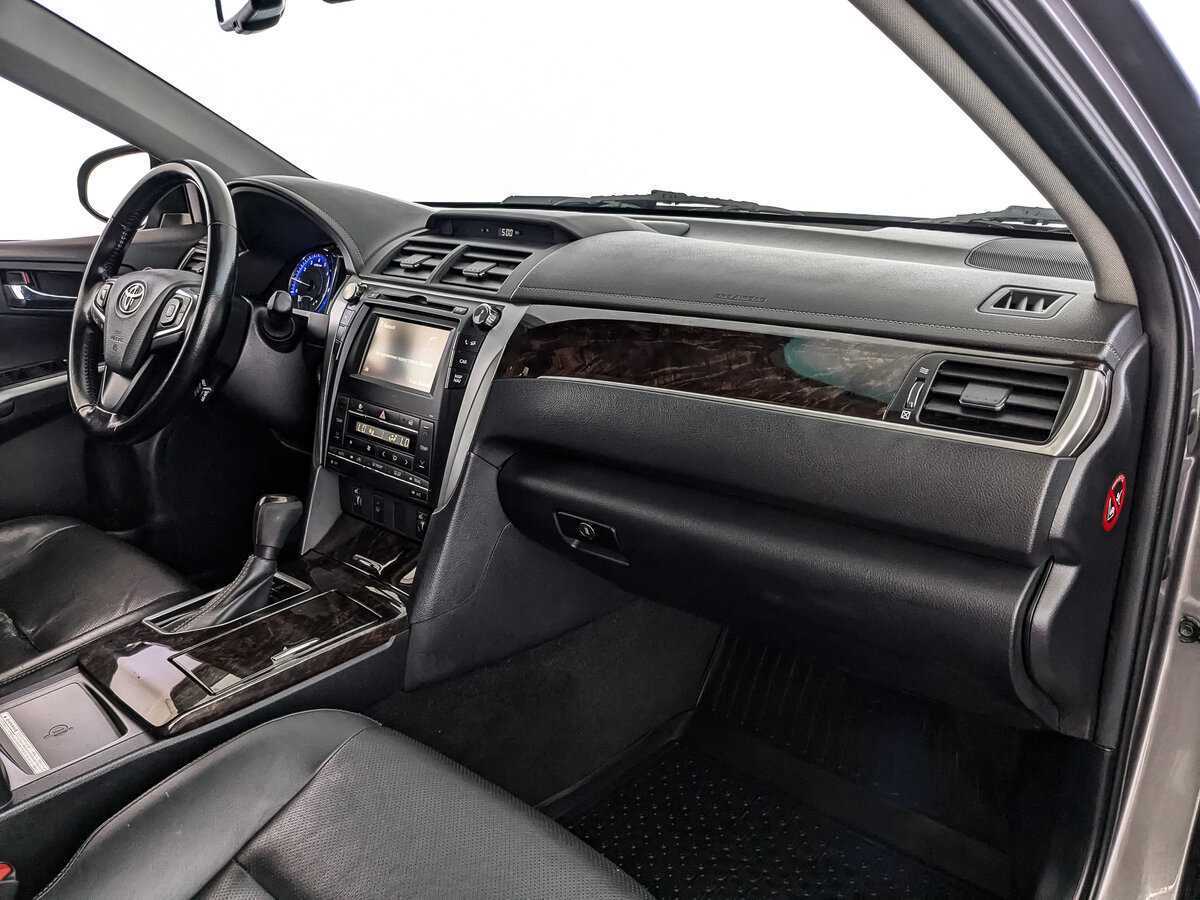 Toyota Camry с пробегом — 2016 год. Фото: #8