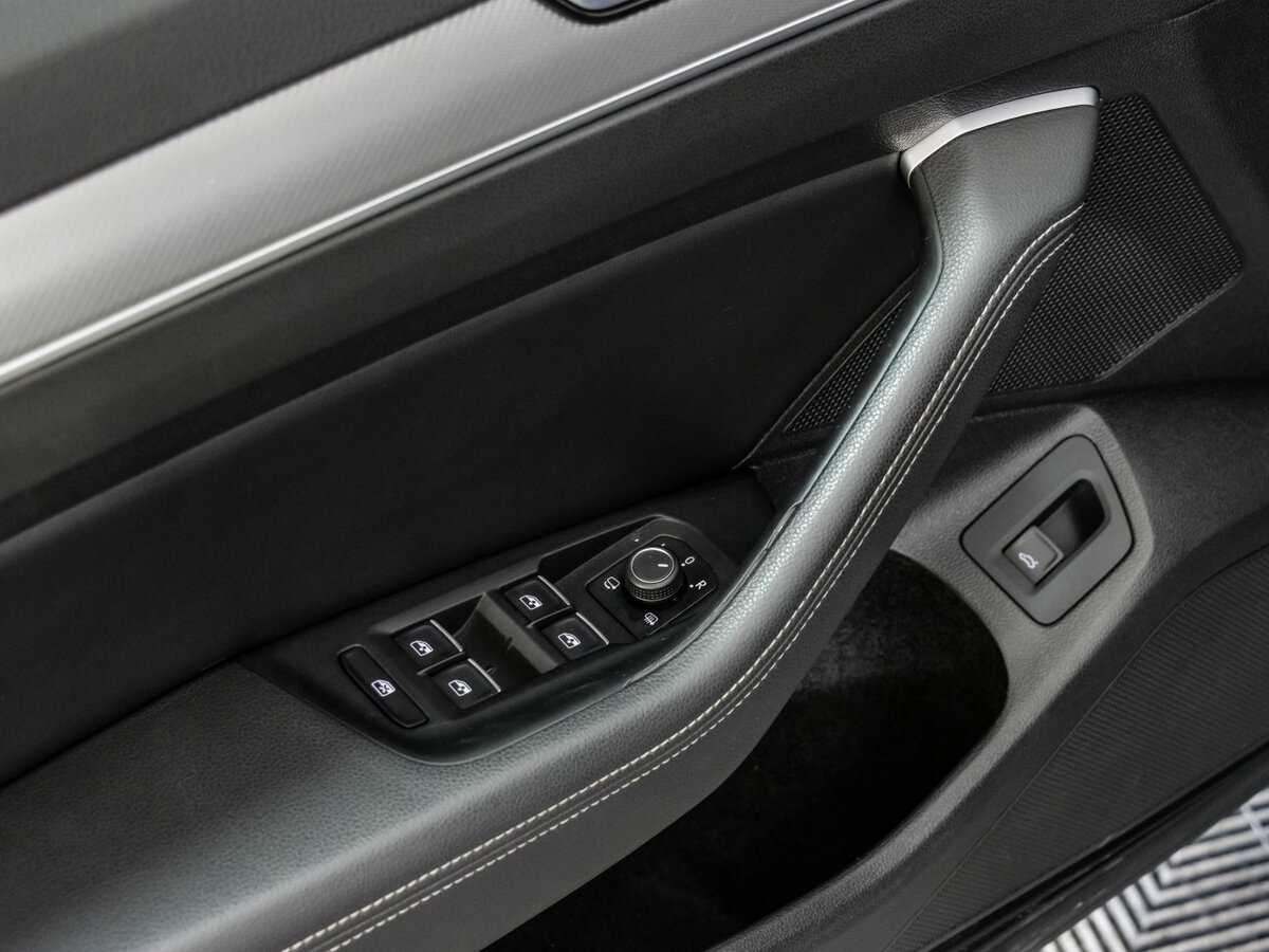 Volkswagen Passat с пробегом — 2018 год. Фото: #12