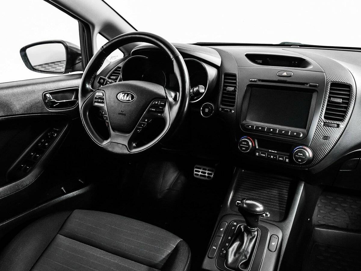 Kia Cerato с пробегом — 2015 год. Фото: #8