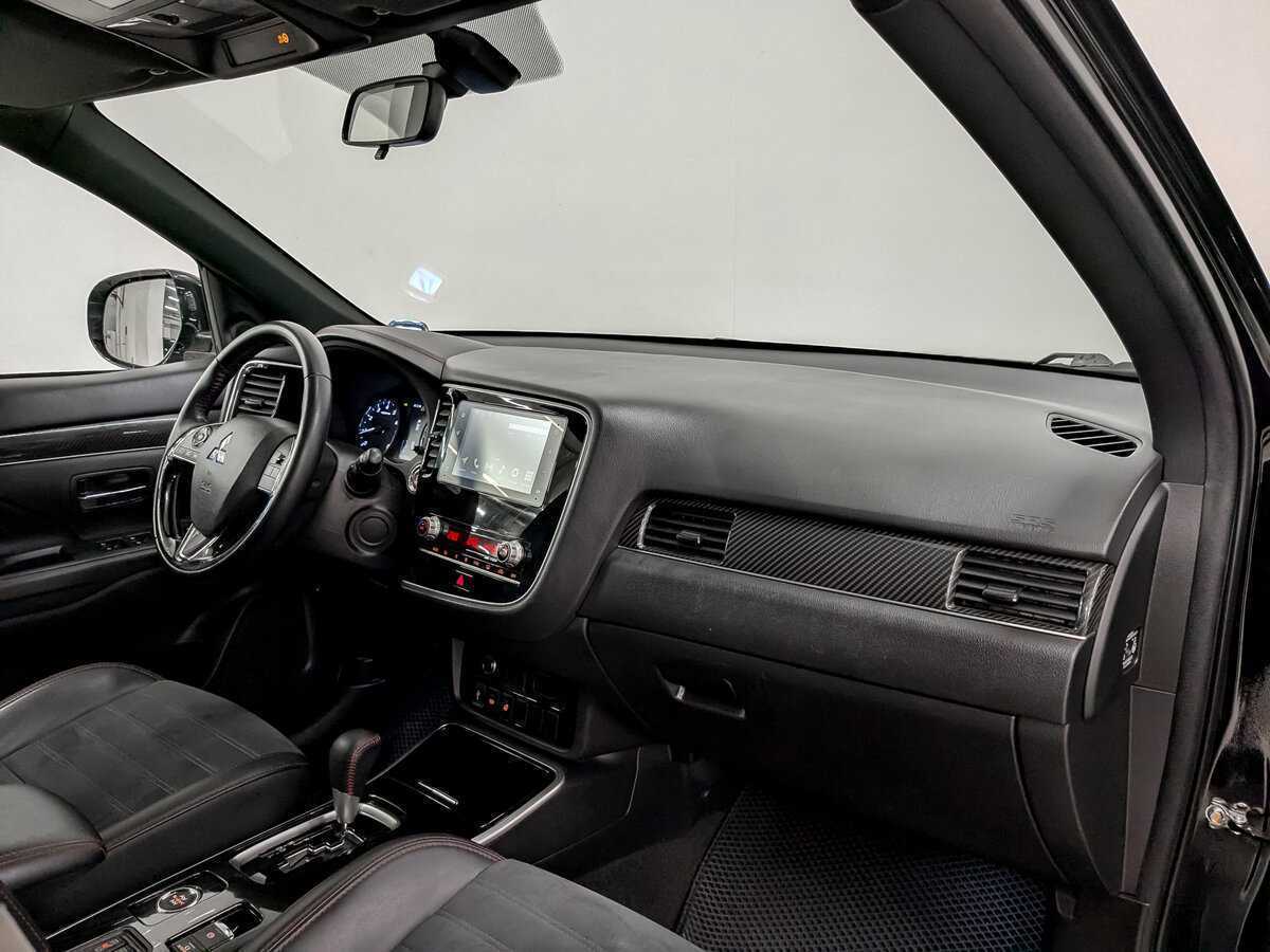 Mitsubishi Outlander с пробегом — 2021 год. Фото: #10