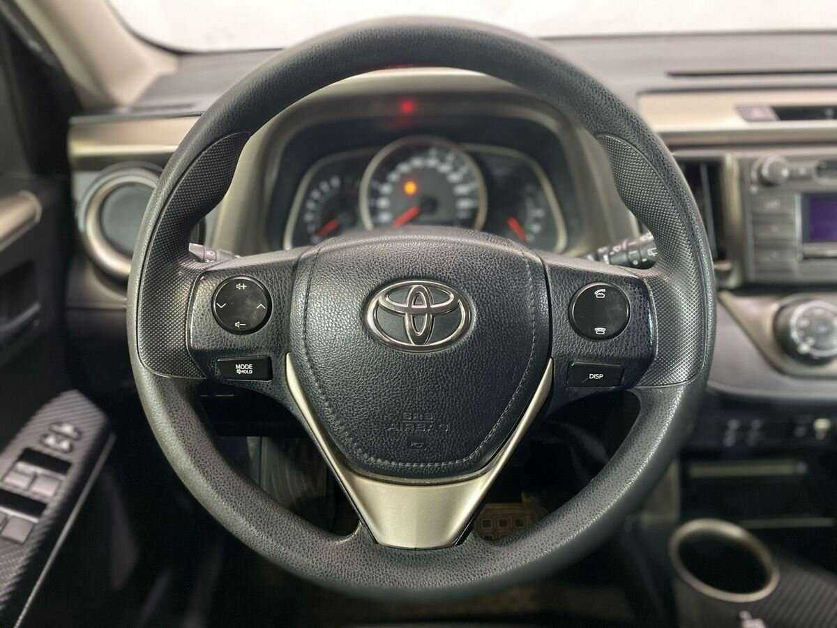 Toyota RAV4 с пробегом — 2014 год. Фото: #11