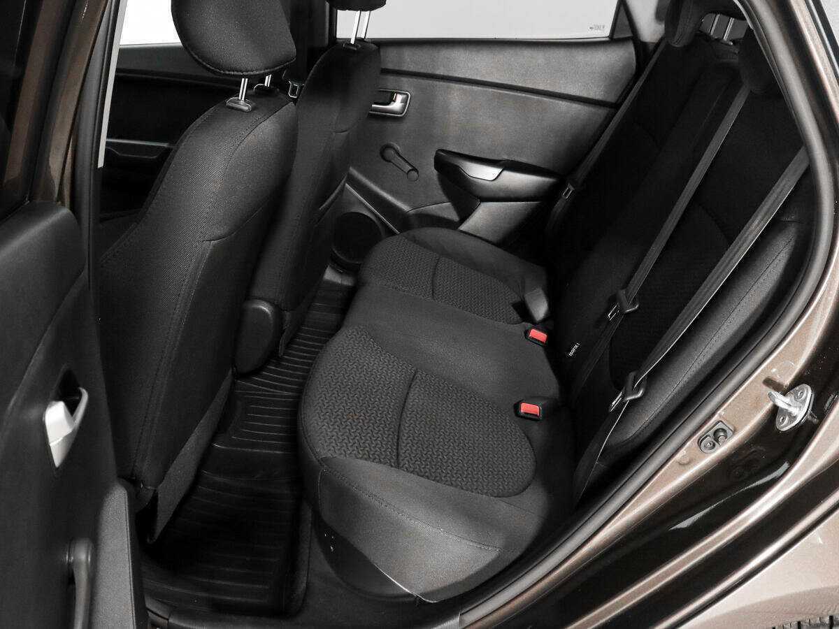 Kia Rio с пробегом — 2015 год. Фото: #7