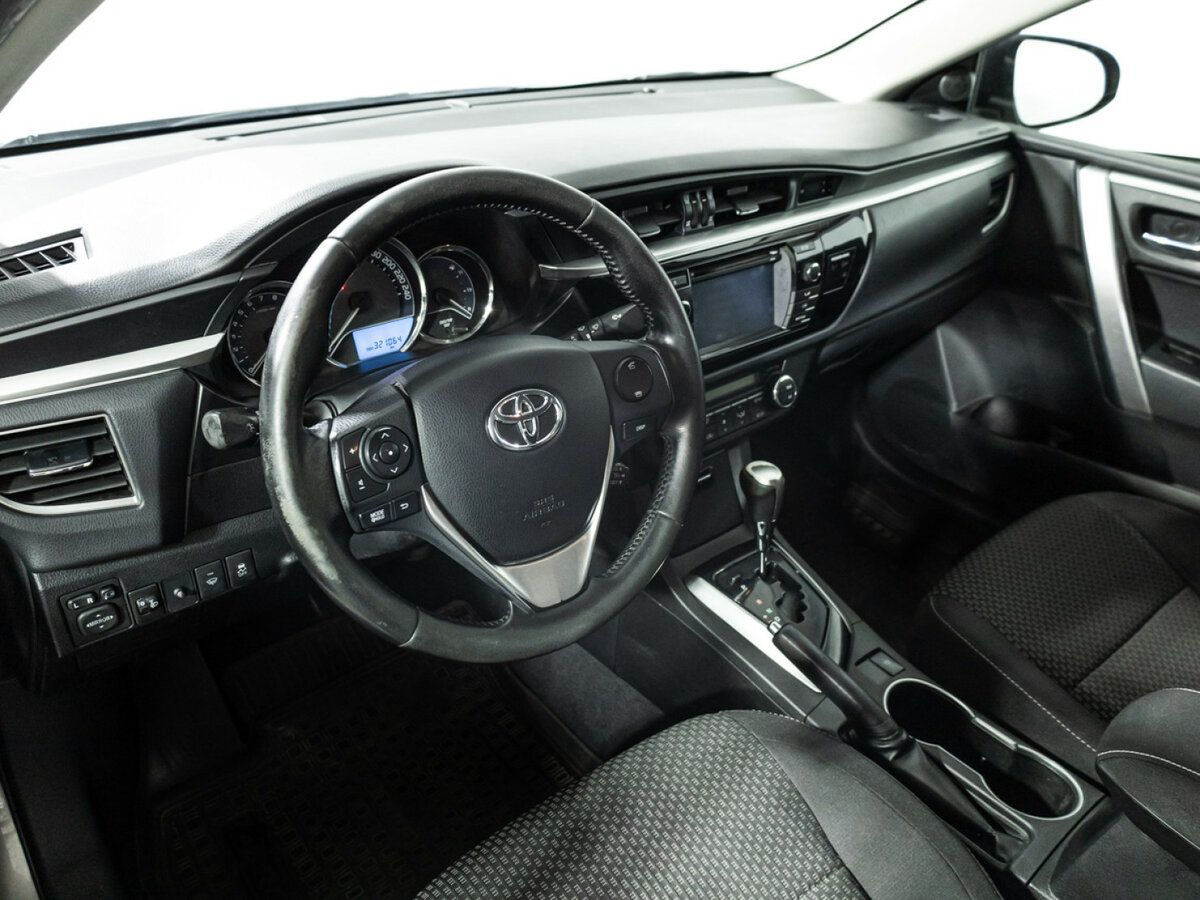 Toyota Corolla с пробегом — 2014 год. Фото: #10