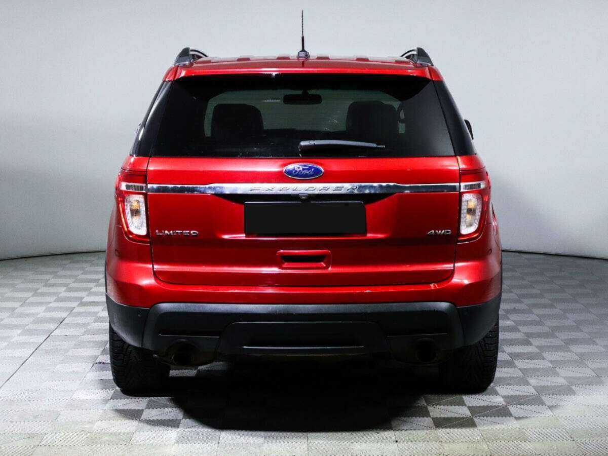 Ford Explorer с пробегом — 2012 год. Фото: #3