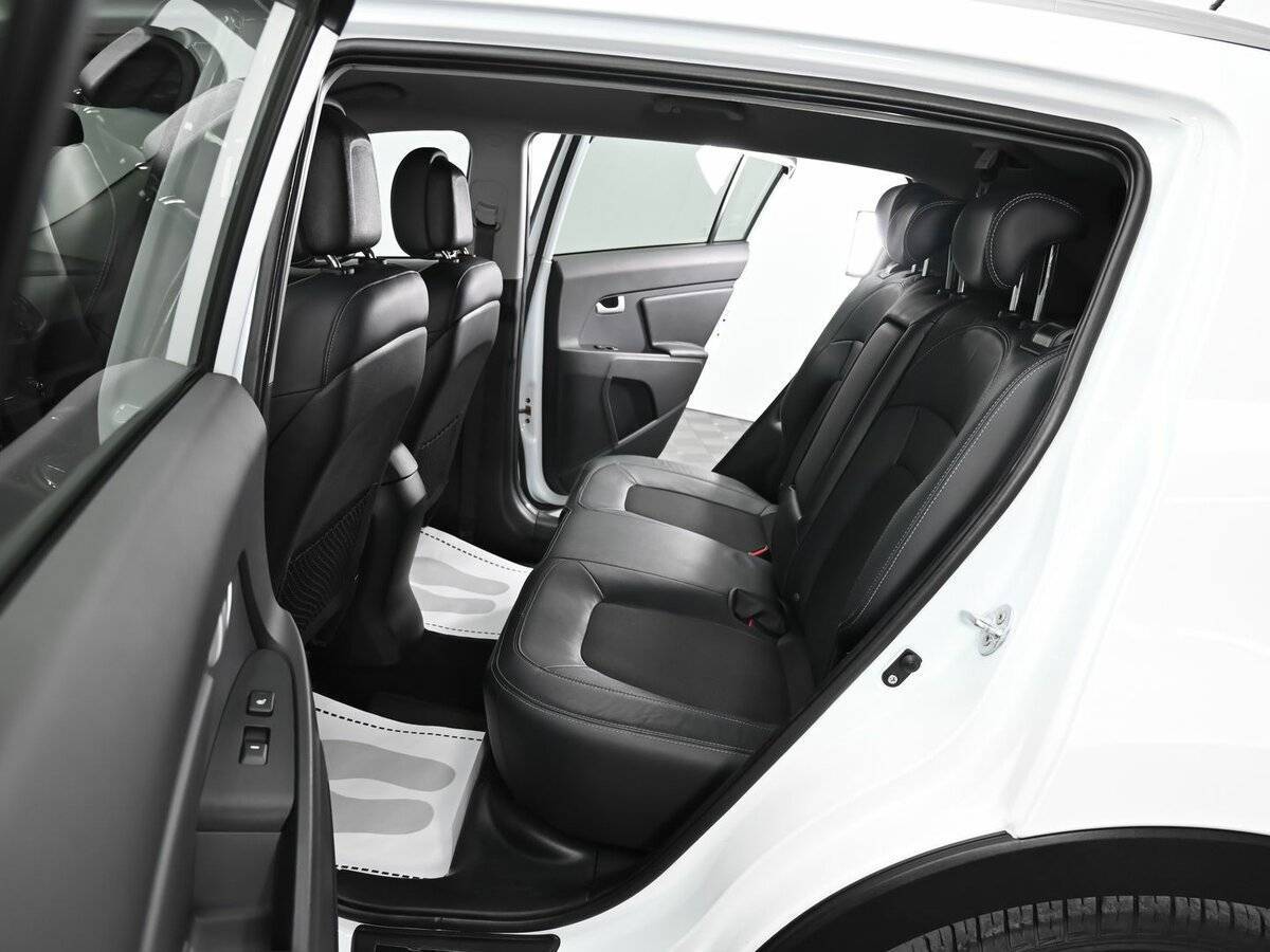 Kia Sportage с пробегом — 2012 год. Фото: #13