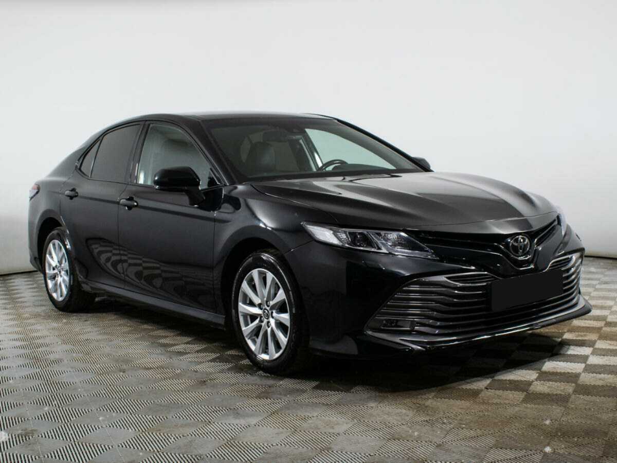 Toyota Camry с пробегом — 2018 год. Фото: #2