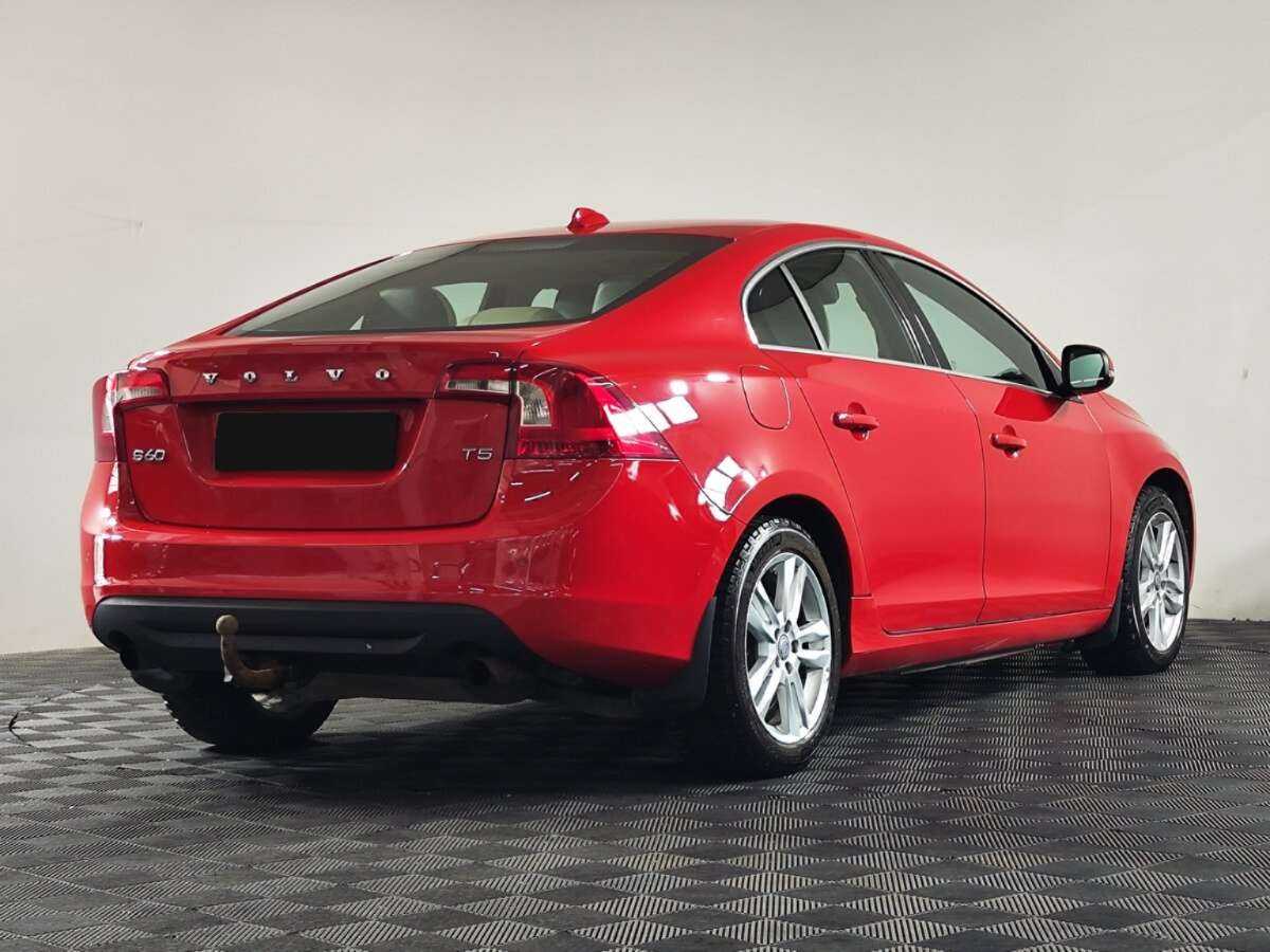 Volvo S60 с пробегом — 2012 год. Фото: #2