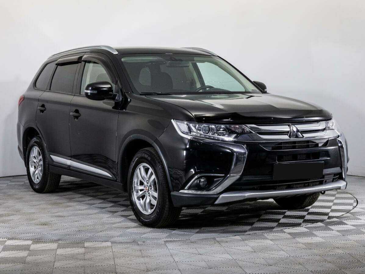 Mitsubishi Outlander с пробегом — 2017 год. Фото: #2