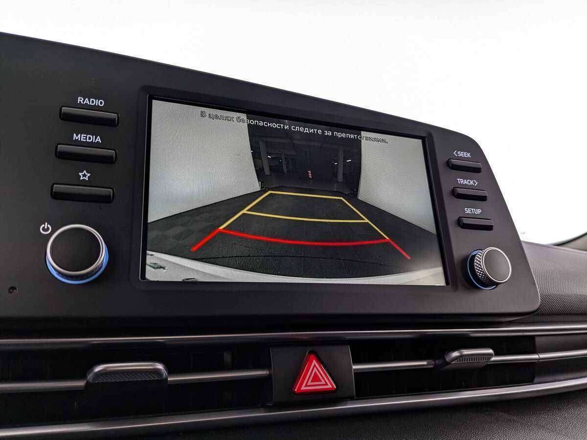 Hyundai Elantra с пробегом — 2021 год. Фото: #21