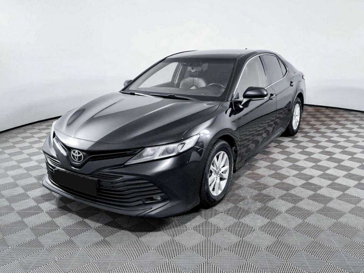 Toyota Camry с пробегом — 2018 год. Посмотреть фото