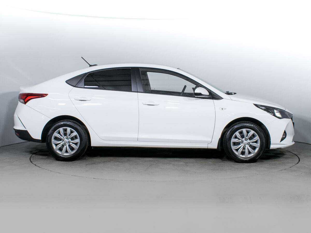 Hyundai Solaris с пробегом — 2021 год. Фото: #3