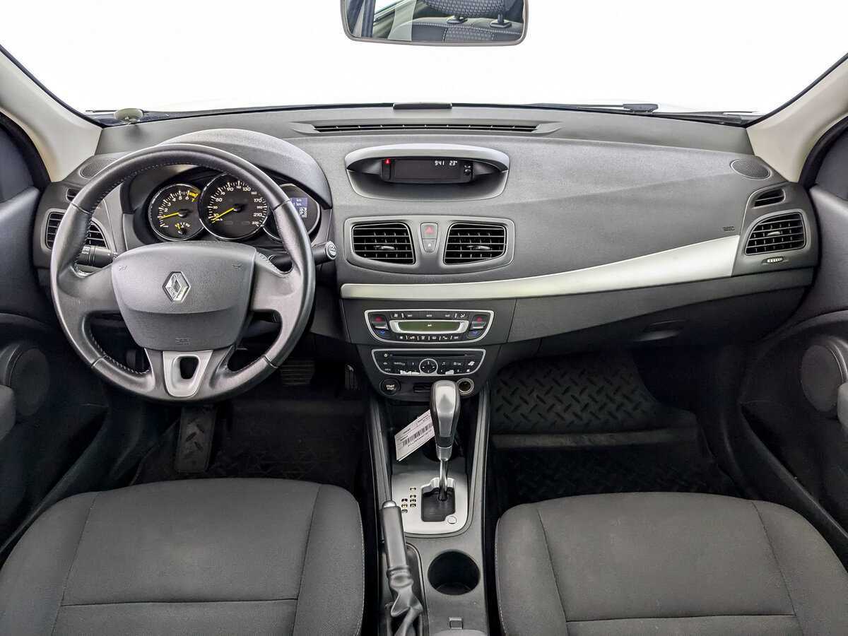 Renault Fluence с пробегом — 2012 год. Фото: #11