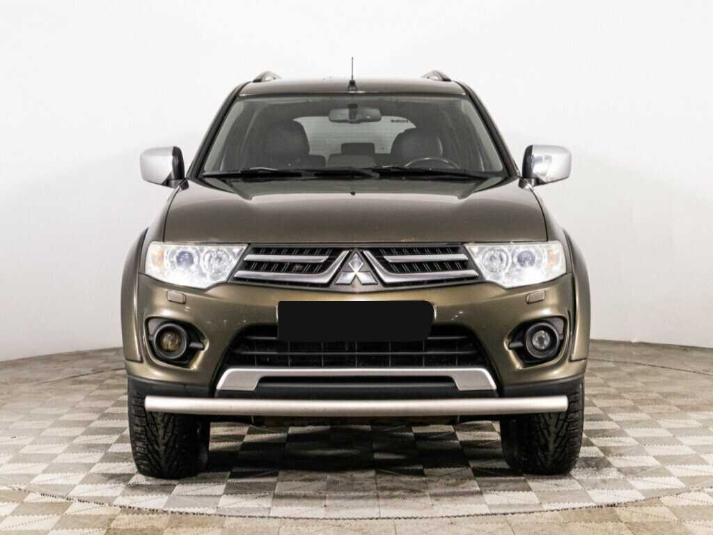 Mitsubishi Pajero Sport с пробегом — 2014 год. Фото: #1