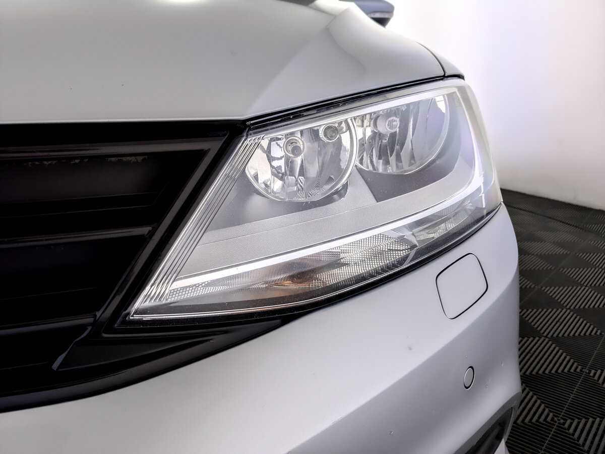 Volkswagen Jetta с пробегом — 2016 год. Фото: #16