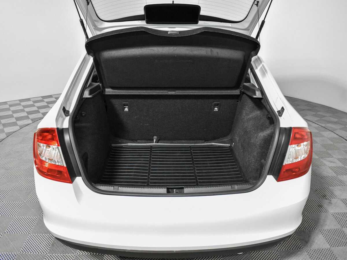 Skoda Rapid с пробегом — 2017 год. Фото: #17