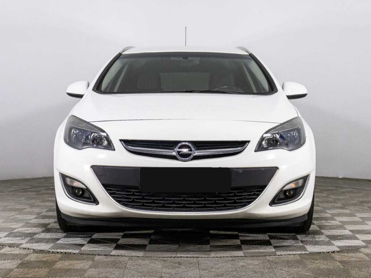 Opel Astra с пробегом — 2015 год. Фото: #1