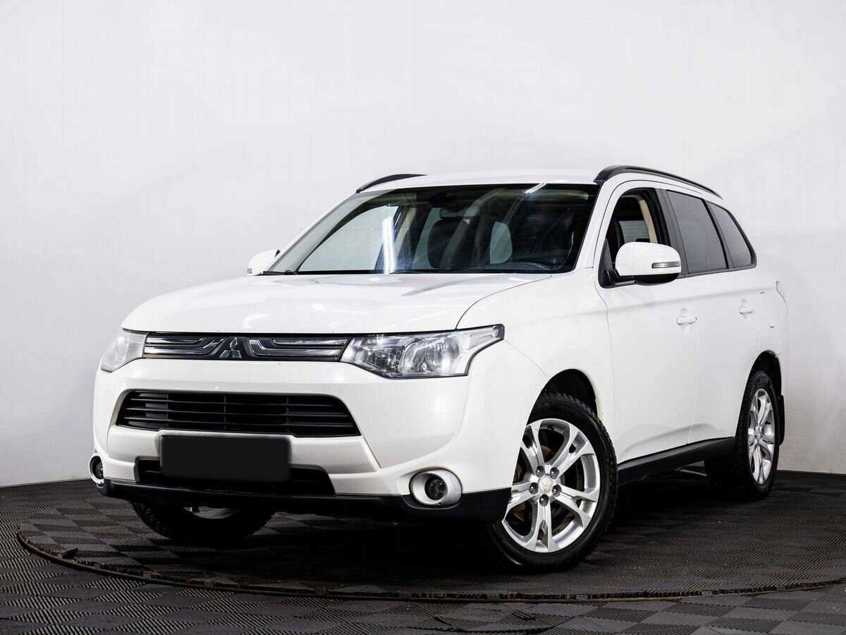 Mitsubishi Outlander с пробегом — 2012 год. Фото: #0