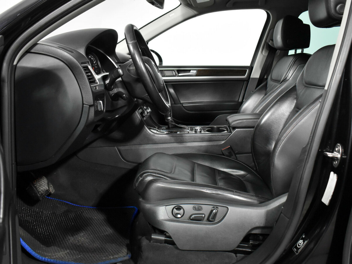 Volkswagen Touareg с пробегом — 2014 год. Фото: #8