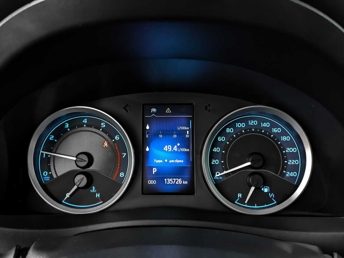 Toyota Corolla с пробегом — 2017 год. Фото: #11