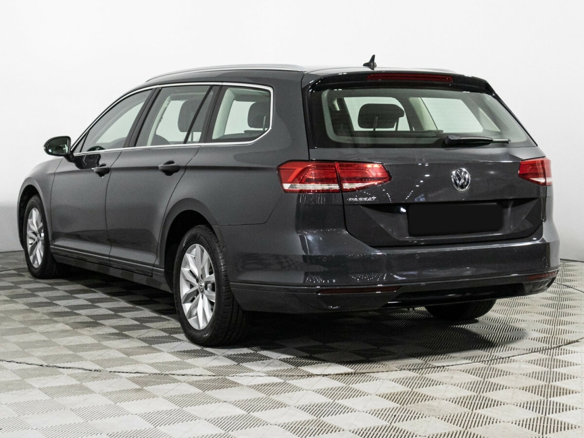 Volkswagen Passat с пробегом — 2019 год. Фото: #6