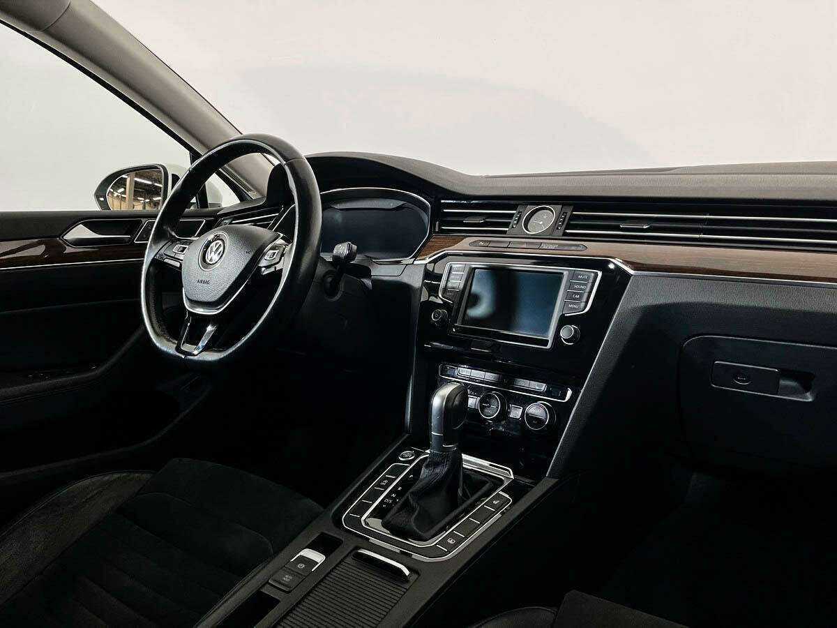 Volkswagen Passat с пробегом — 2017 год. Фото: #8
