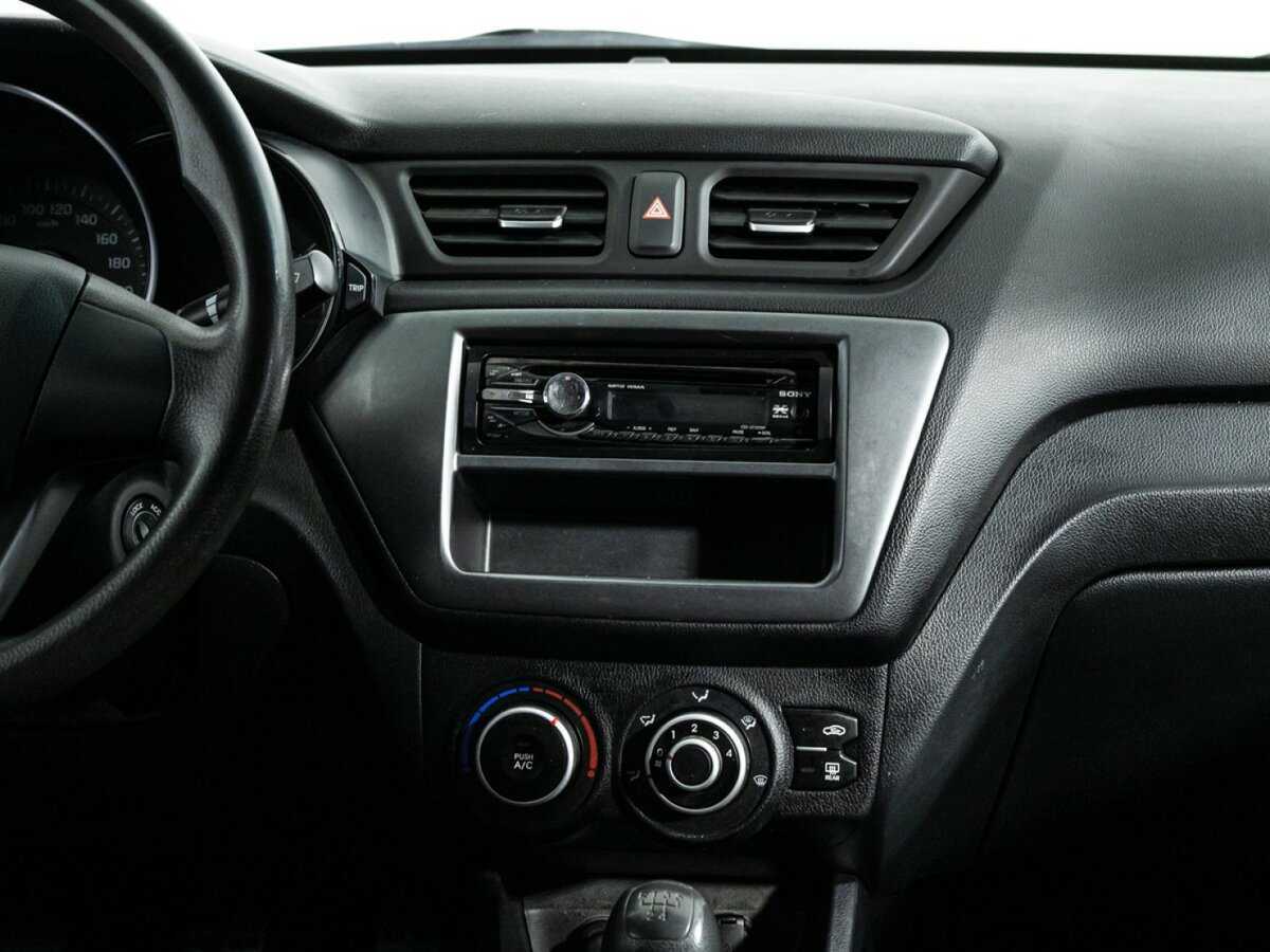 Kia Rio с пробегом — 2012 год. Фото: #13
