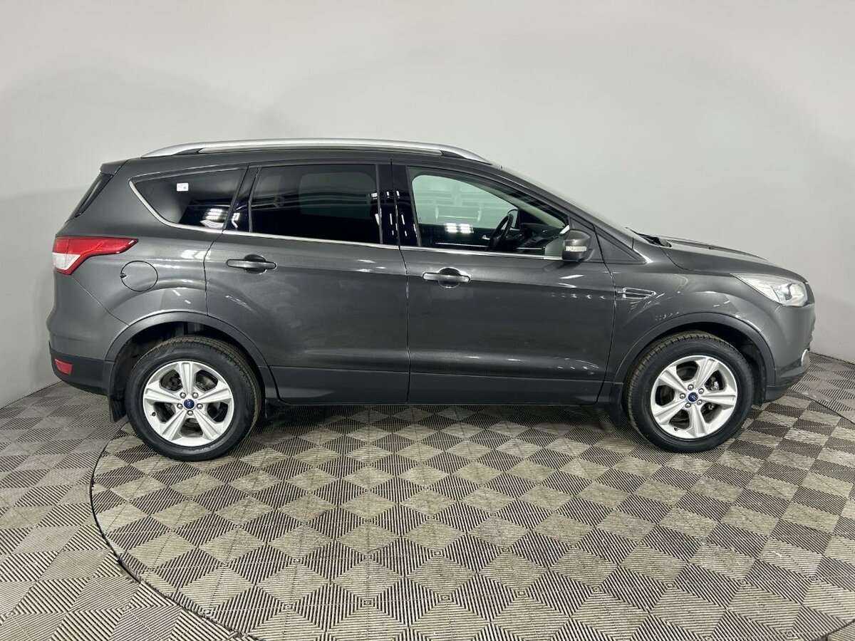 Ford Kuga с пробегом — 2015 год. Фото: #3