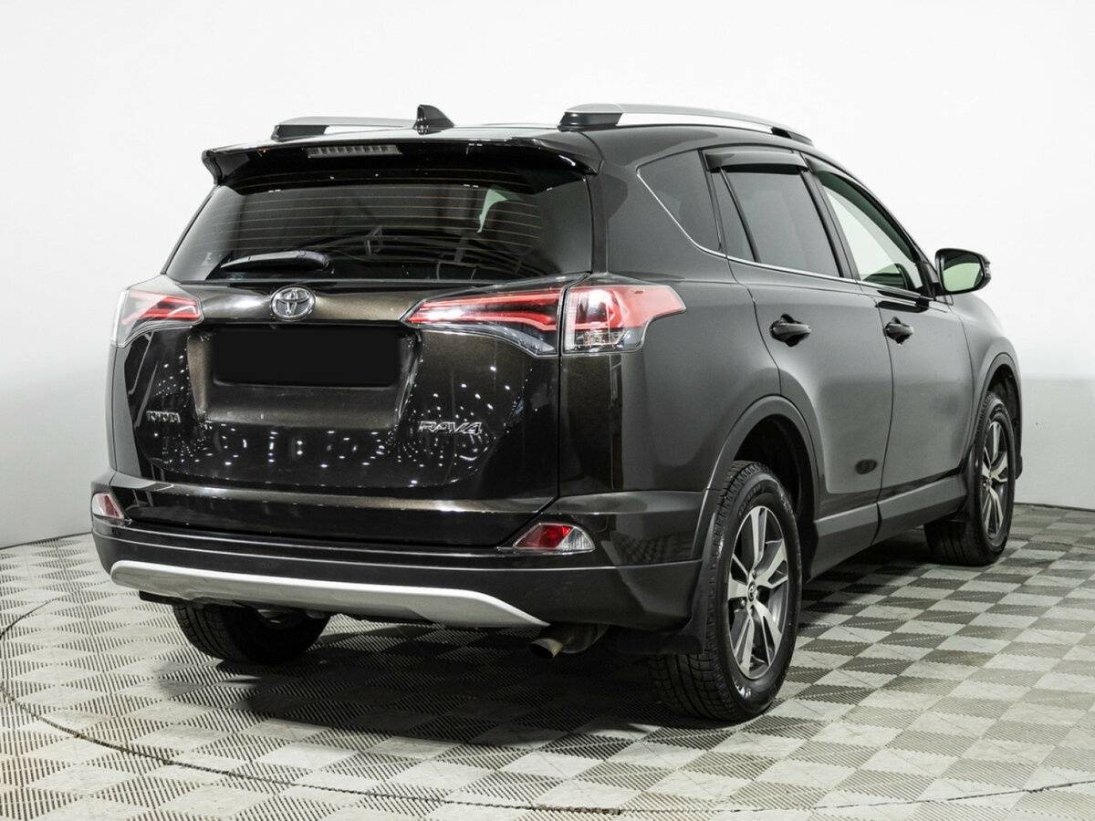 Toyota RAV4 с пробегом — 2016 год. Фото: #4