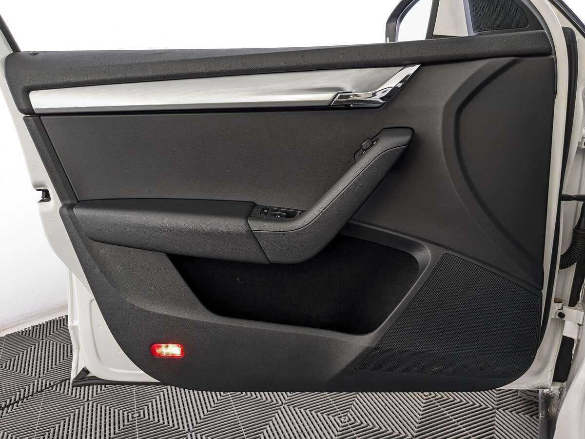 Skoda Octavia с пробегом — 2014 год. Фото: #17