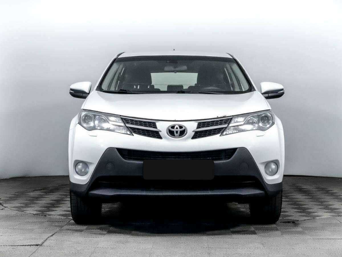 Toyota RAV4 с пробегом — 2015 год. Фото: #1
