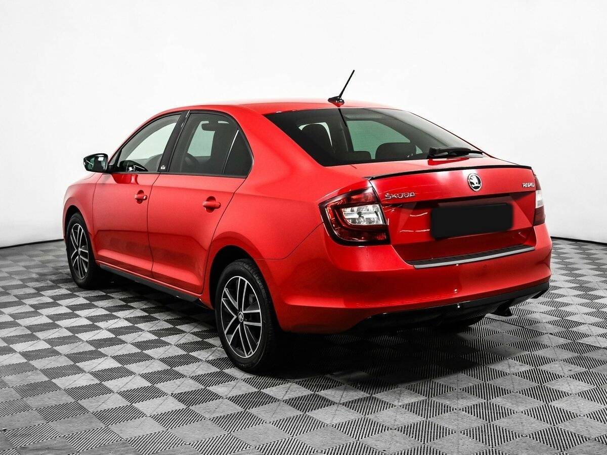 Skoda Rapid с пробегом — 2018 год. Фото: #6