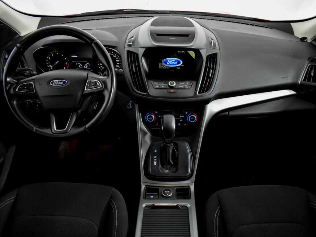 Ford Kuga с пробегом — 2017 год. Фото: #11