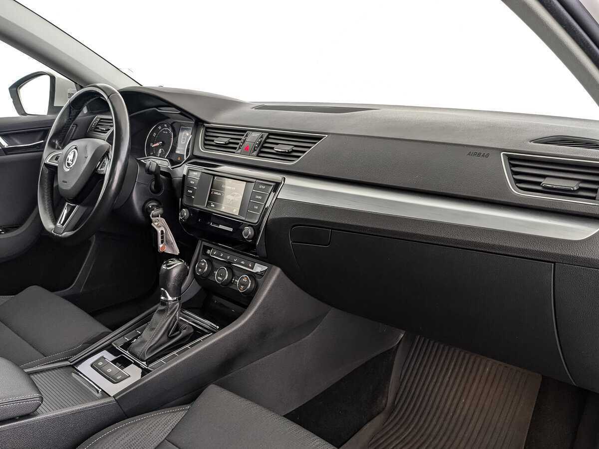 Skoda Superb с пробегом — 2017 год. Фото: #12