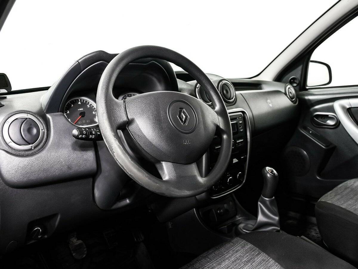 Renault Duster с пробегом — 2013 год. Фото: #12