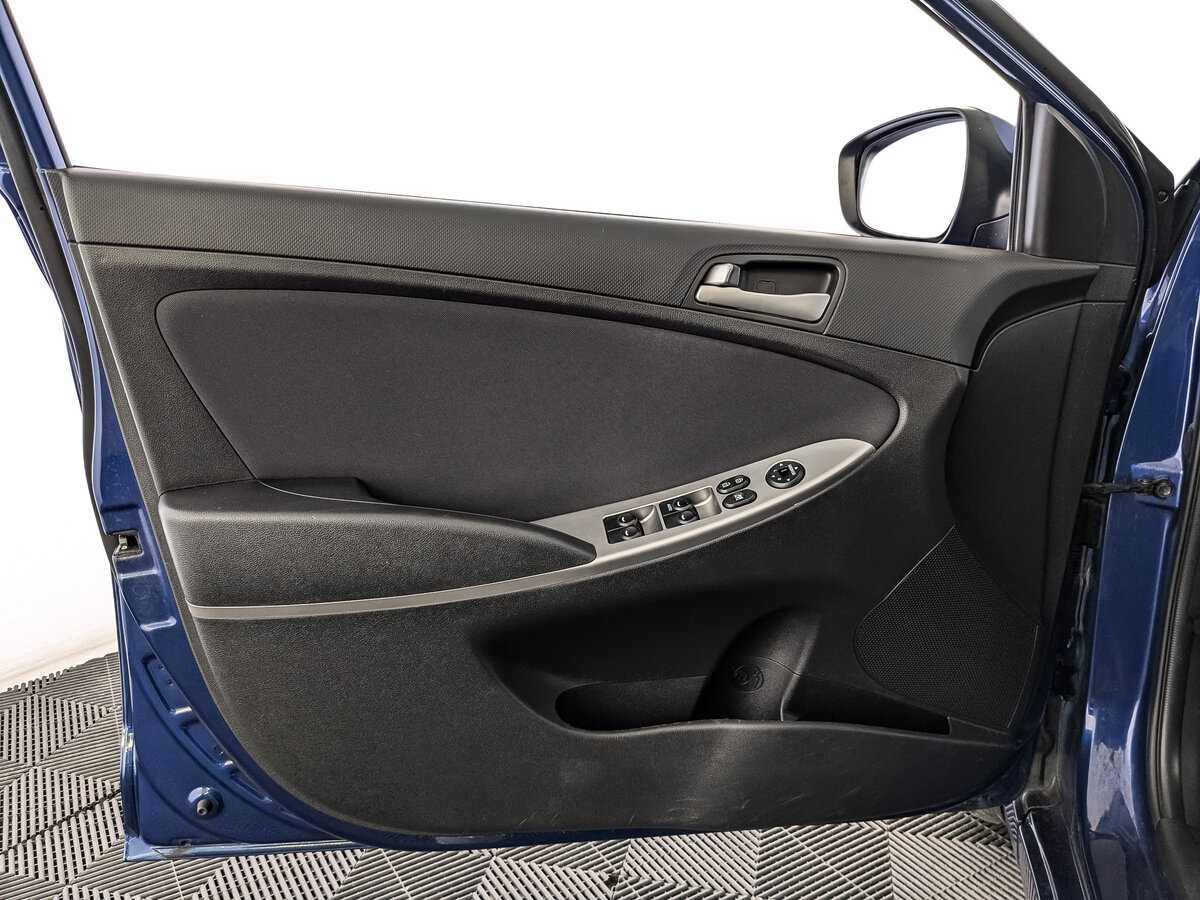 Hyundai Solaris с пробегом — 2015 год. Фото: #14