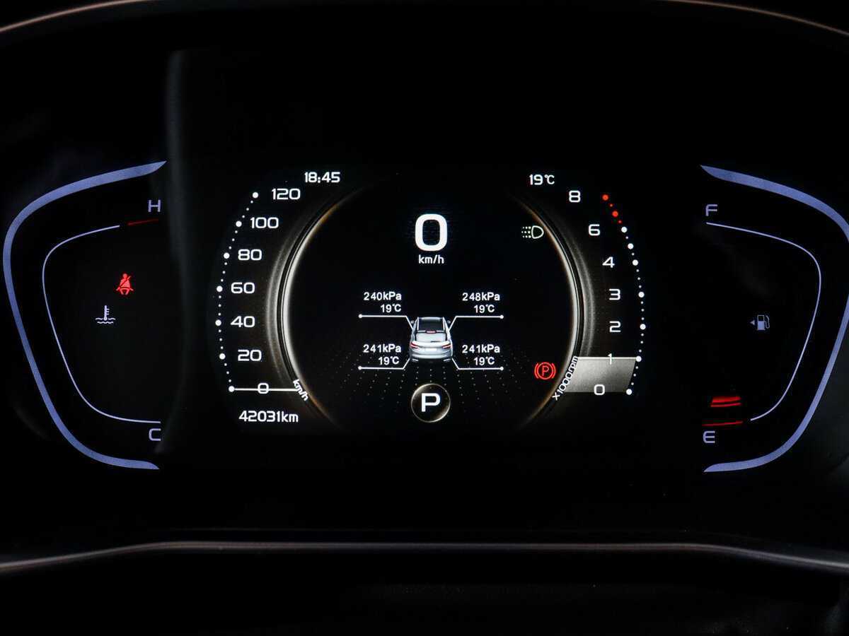 Geely Coolray с пробегом — 2023 год. Фото: #10