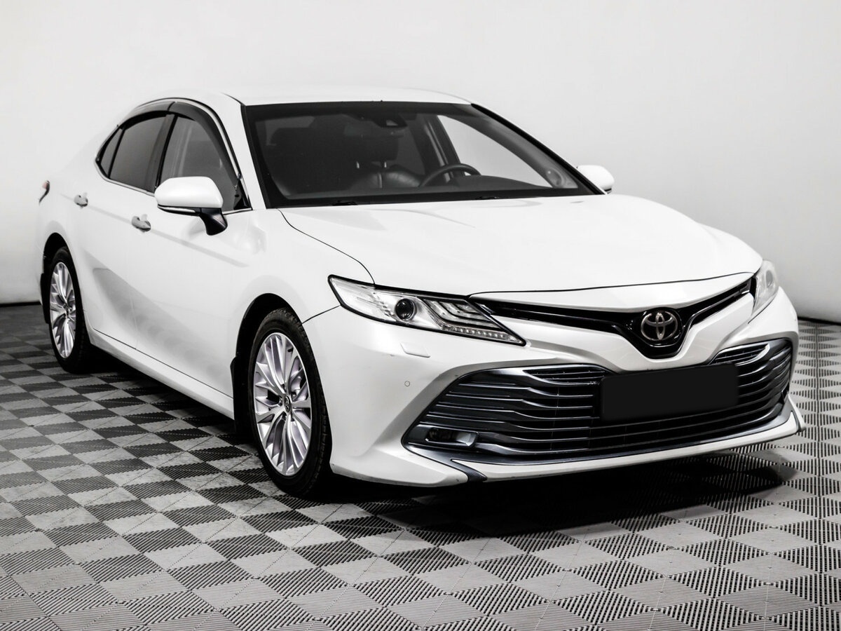 Toyota Camry с пробегом — 2019 год. Фото: #2