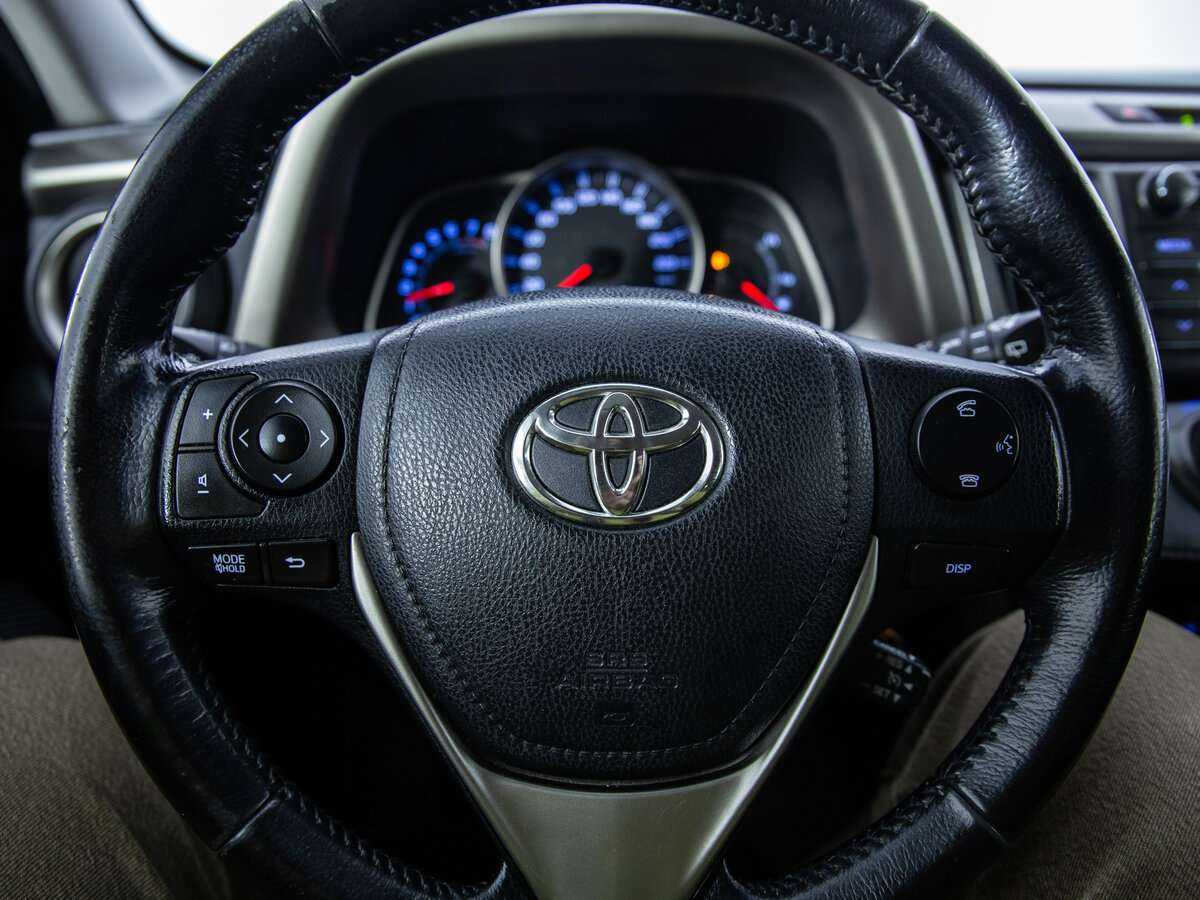 Toyota RAV4 с пробегом — 2013 год. Фото: #13