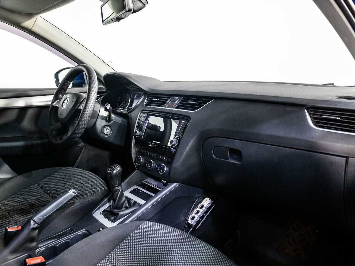 Skoda Octavia с пробегом — 2013 год. Фото: #6