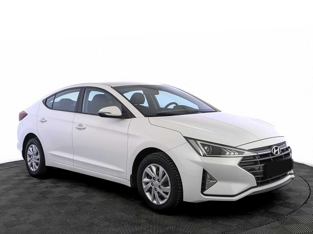 Hyundai Elantra с пробегом — 2019 год. Фото: #2