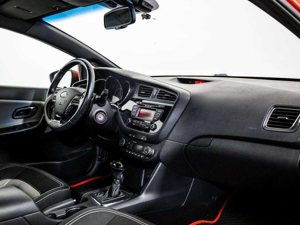 Kia Ceed с пробегом — 2014 год. Фото: #8