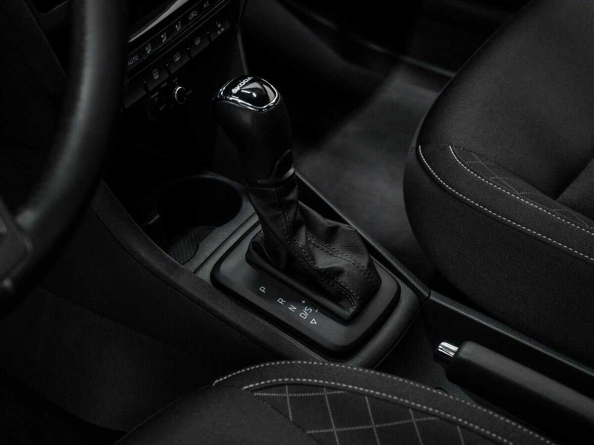 Skoda Rapid с пробегом — 2018 год. Фото: #15