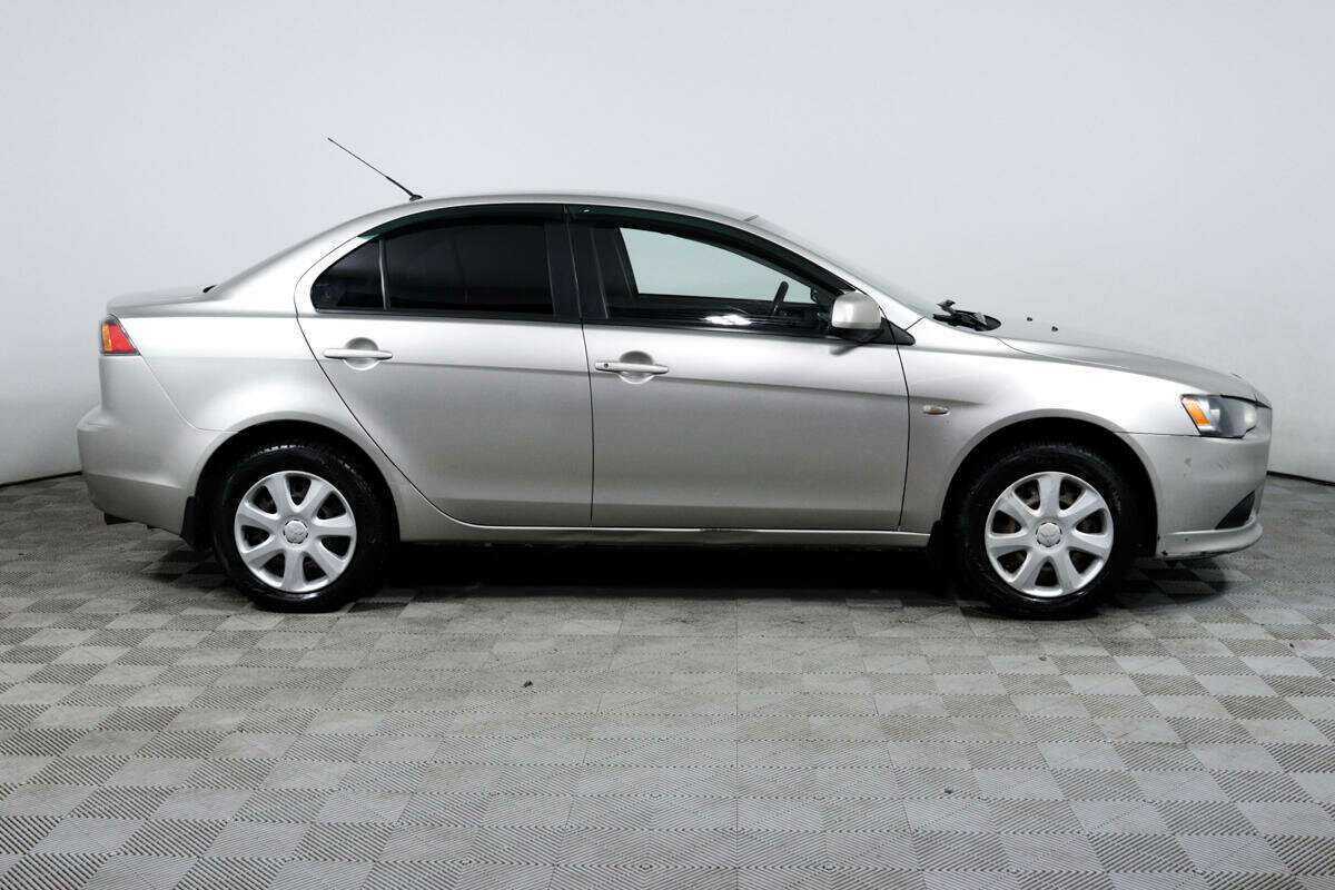 Mitsubishi Lancer с пробегом — 2012 год. Фото: #3
