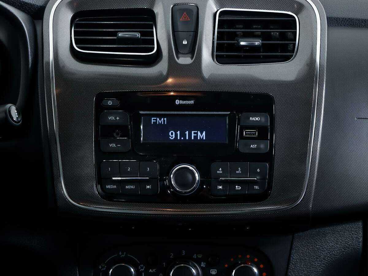 Renault Logan с пробегом — 2020 год. Фото: #11