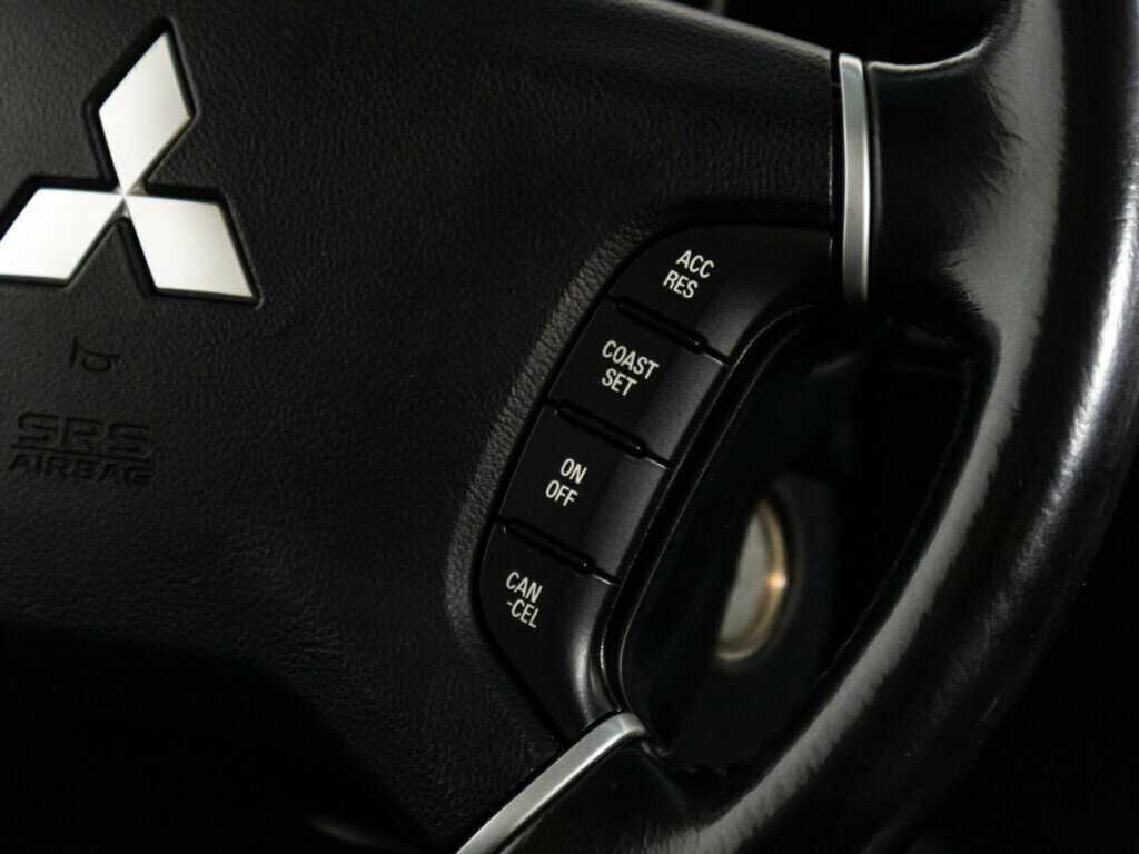 Mitsubishi Pajero с пробегом — 2014 год. Фото: #18