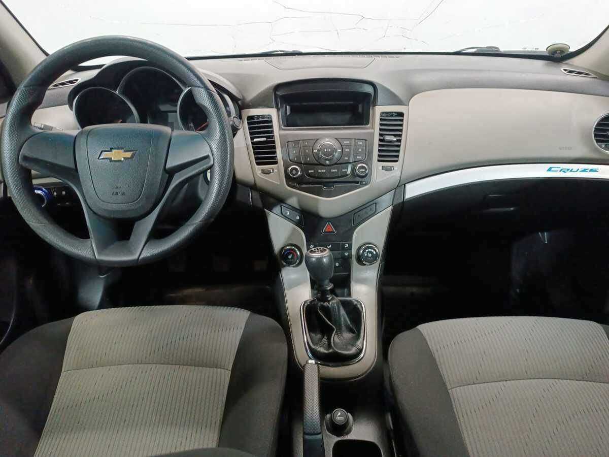 Chevrolet Cruze с пробегом — 2012 год. Фото: #8