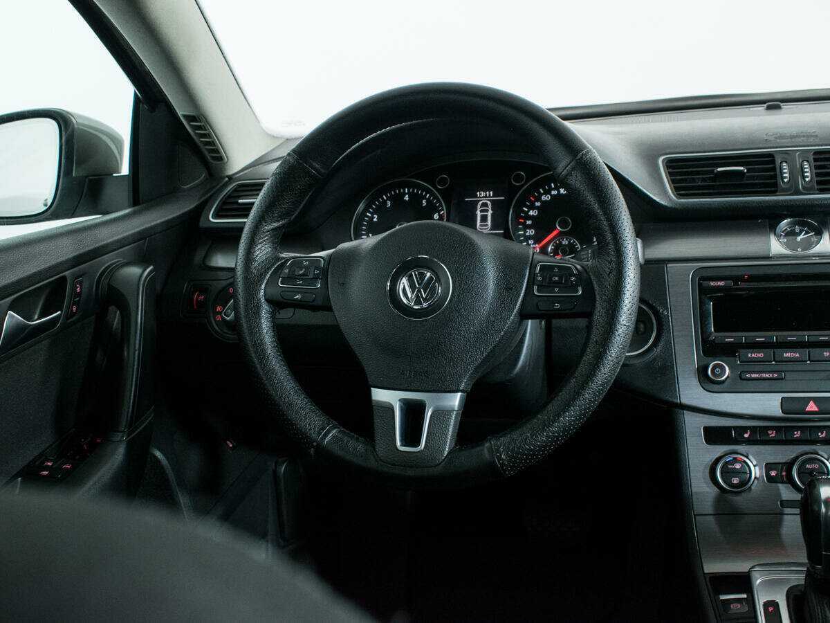 Volkswagen Passat с пробегом — 2012 год. Фото: #13