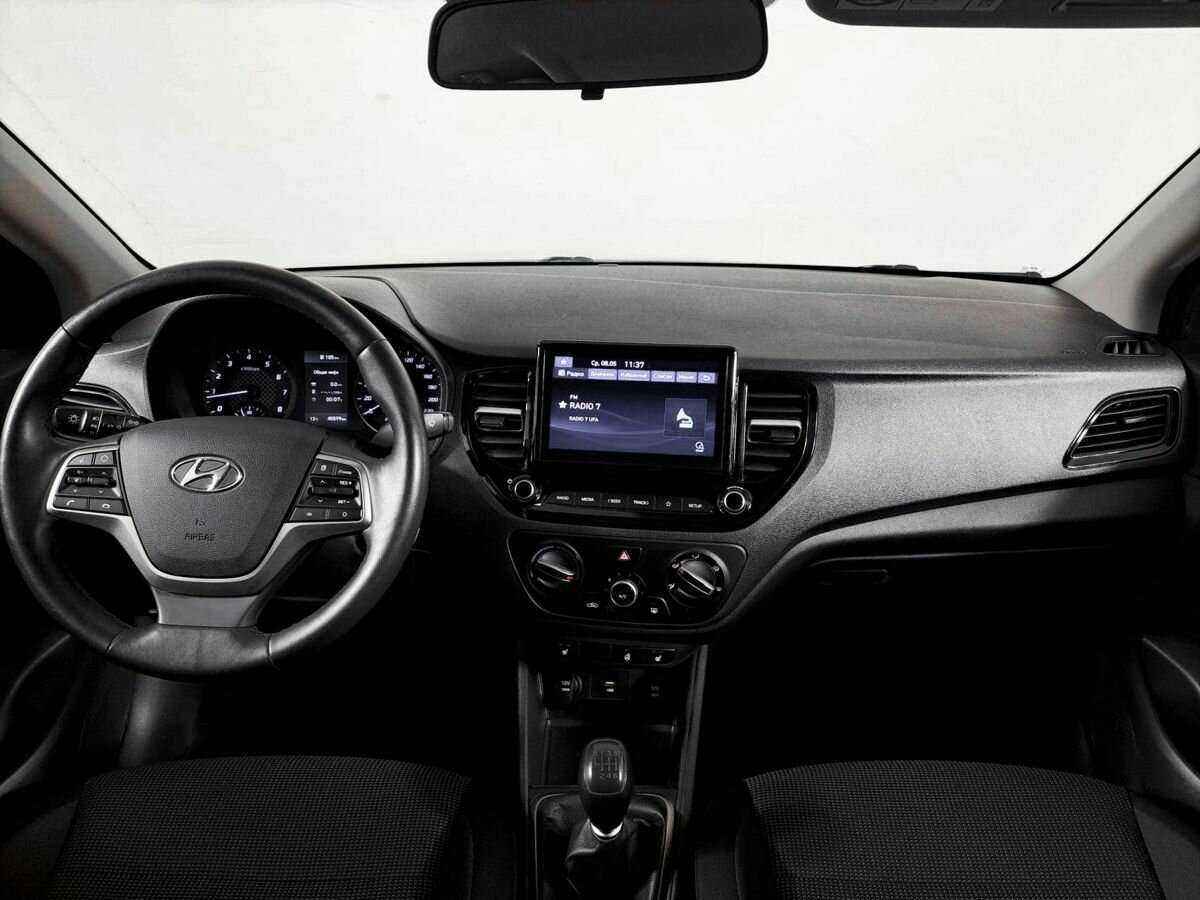 Hyundai Solaris с пробегом — 2021 год. Фото: #9